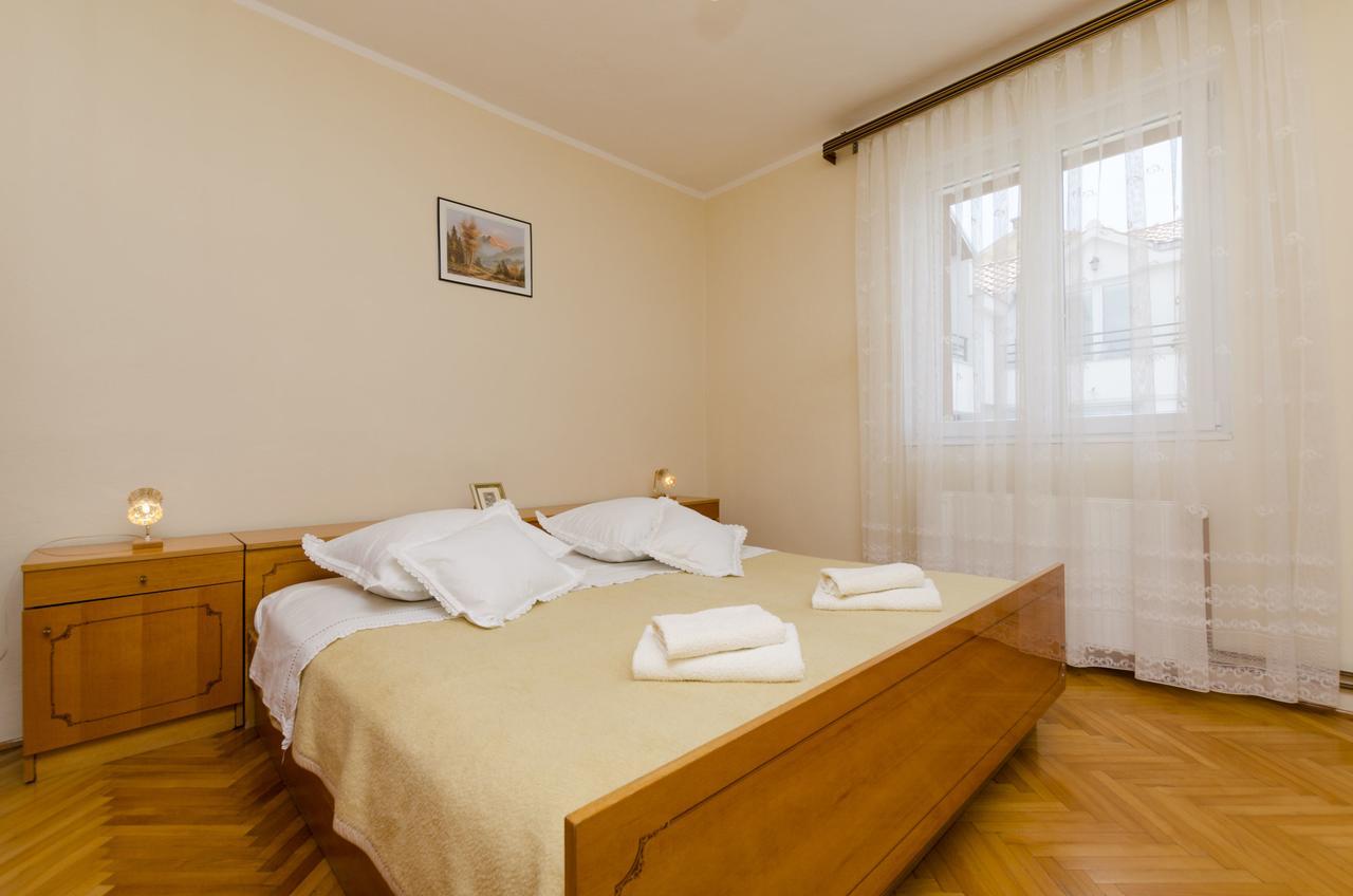 Apartment Antonija Primošten Eksteriør bilde