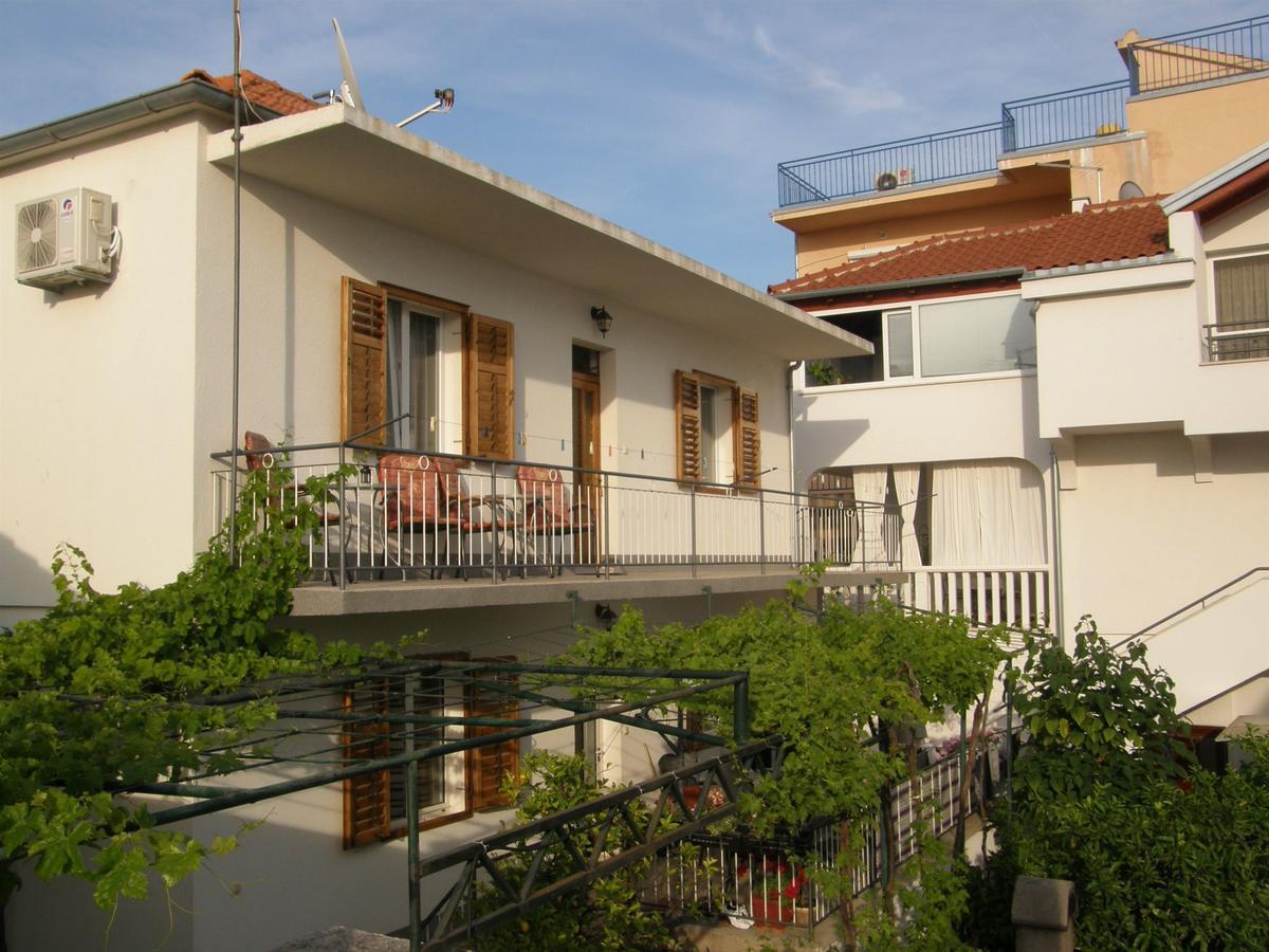 Apartment Antonija Primošten Eksteriør bilde